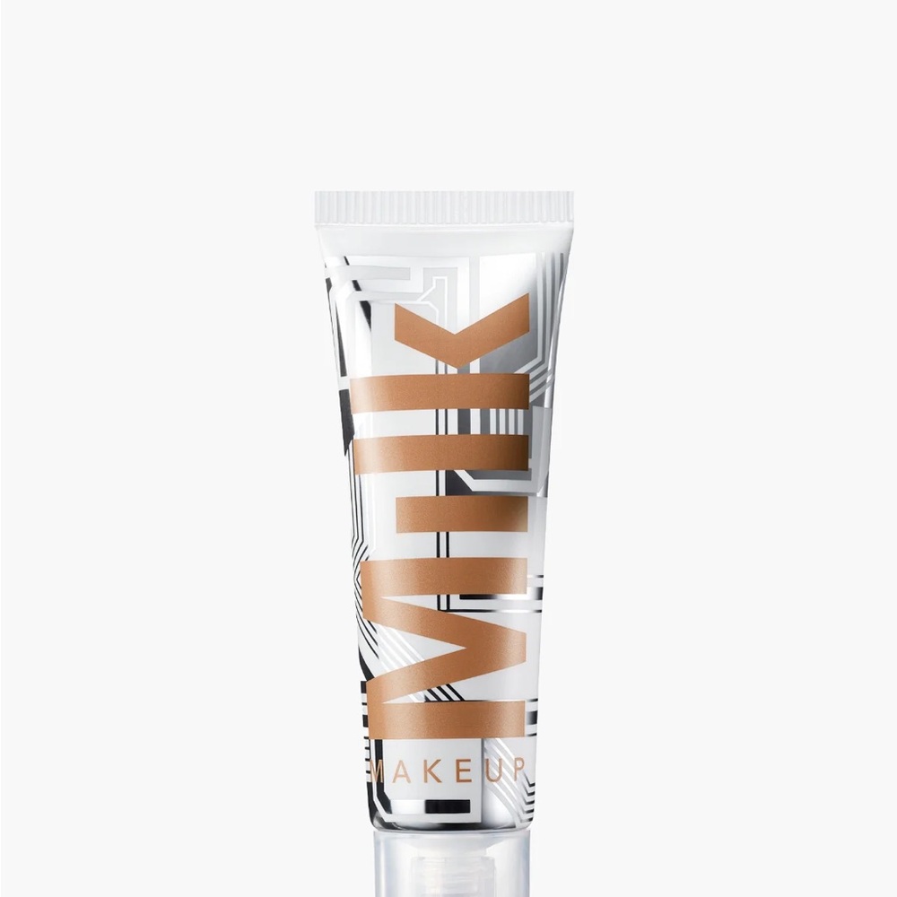 Milk Makeup - Bionic Glow
hydrating liquid illuminator - REALITY